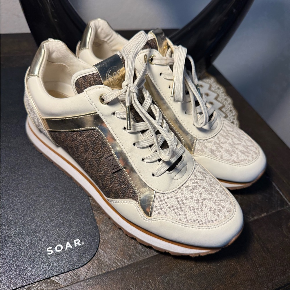 Stylish White and Gold Women’s Sneakers